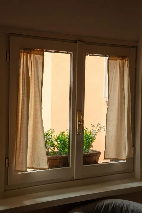 Alla Piazzetta Del Castello Cernobbio 0*,  Italien